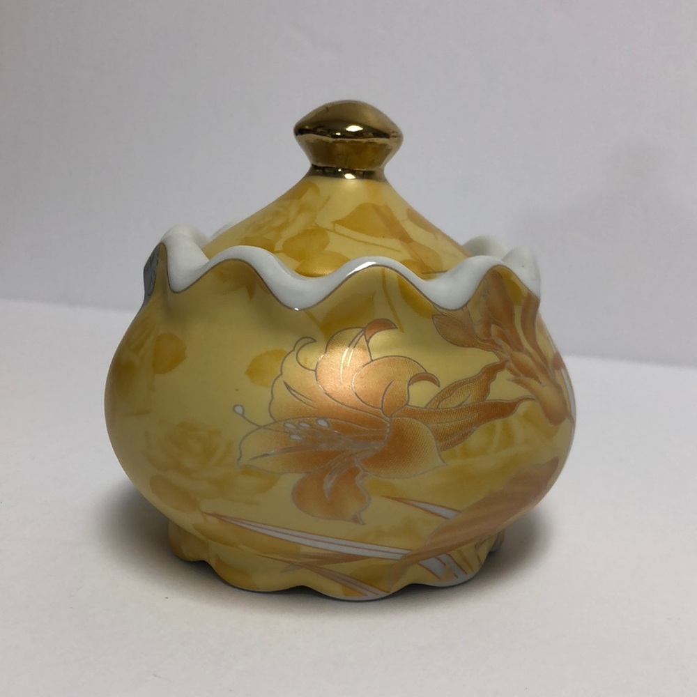 Yamasen Gold Collection Covered Sugar Dish 24 ct Gold Plated